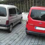 Citroen Berlingo 2.0 HDi EZ 2004 links, Ford Tourneo Connect 1.0 Ecoboost Trend EZ 2015 rechts