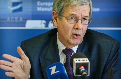 ACEA-Präsident ist der frühere PSA-Chef Philippe Varin. In dem Verband sind fast alle großen Autobauer organisiert, die in Europa produzieren