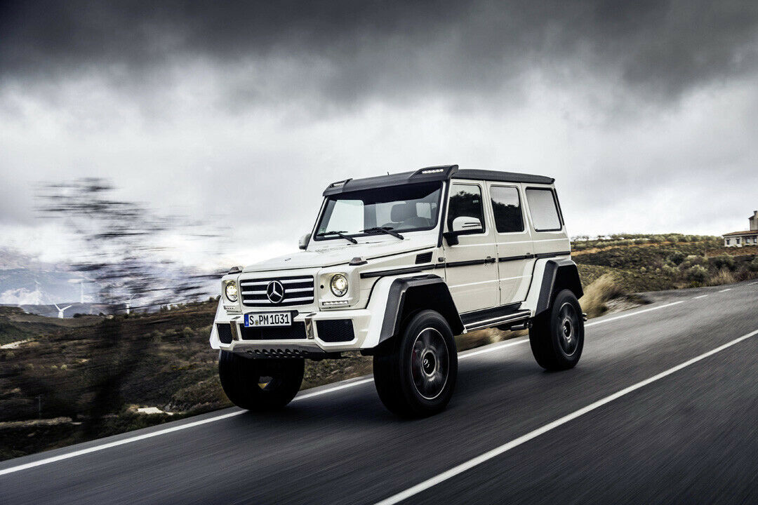 Der Preis für den G 500 4x4 hoch zwei: 266.100 Euro