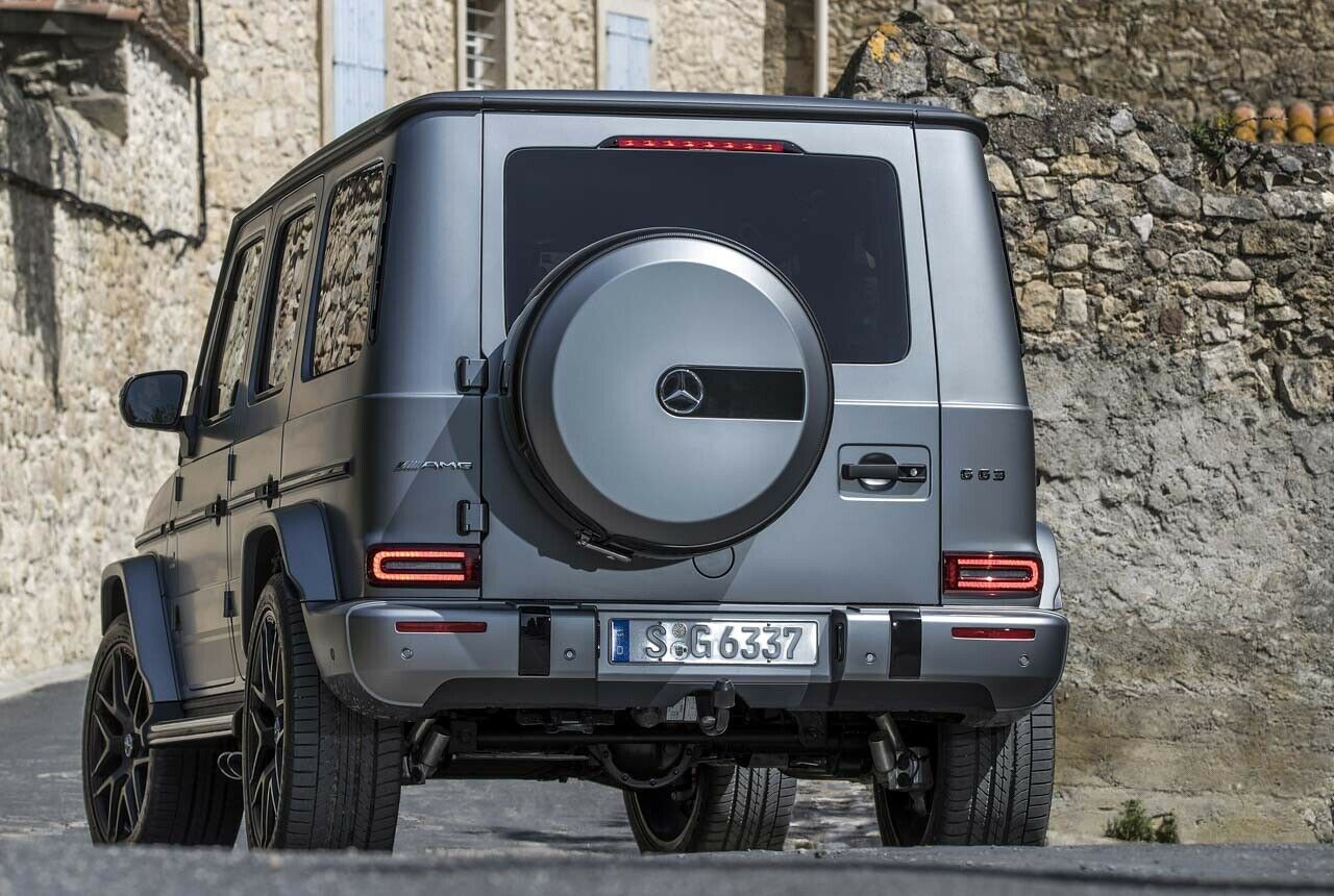 Wie bisher hängt Mercedes das Ersatzrad der G-Klasse an die Heckklappe