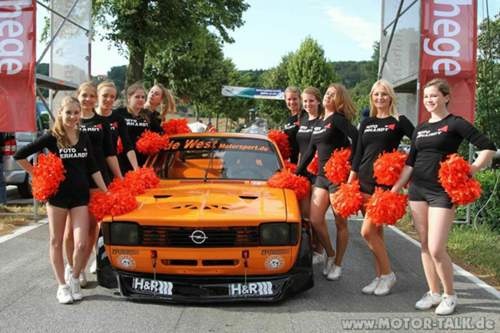 Opel Kadett mit tatkräftiger Unterstützung - Foto: Uwe Gerken