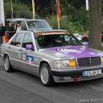 Klassischer Mercedes W201 im rennanzug - Foto: Uwe Gerken