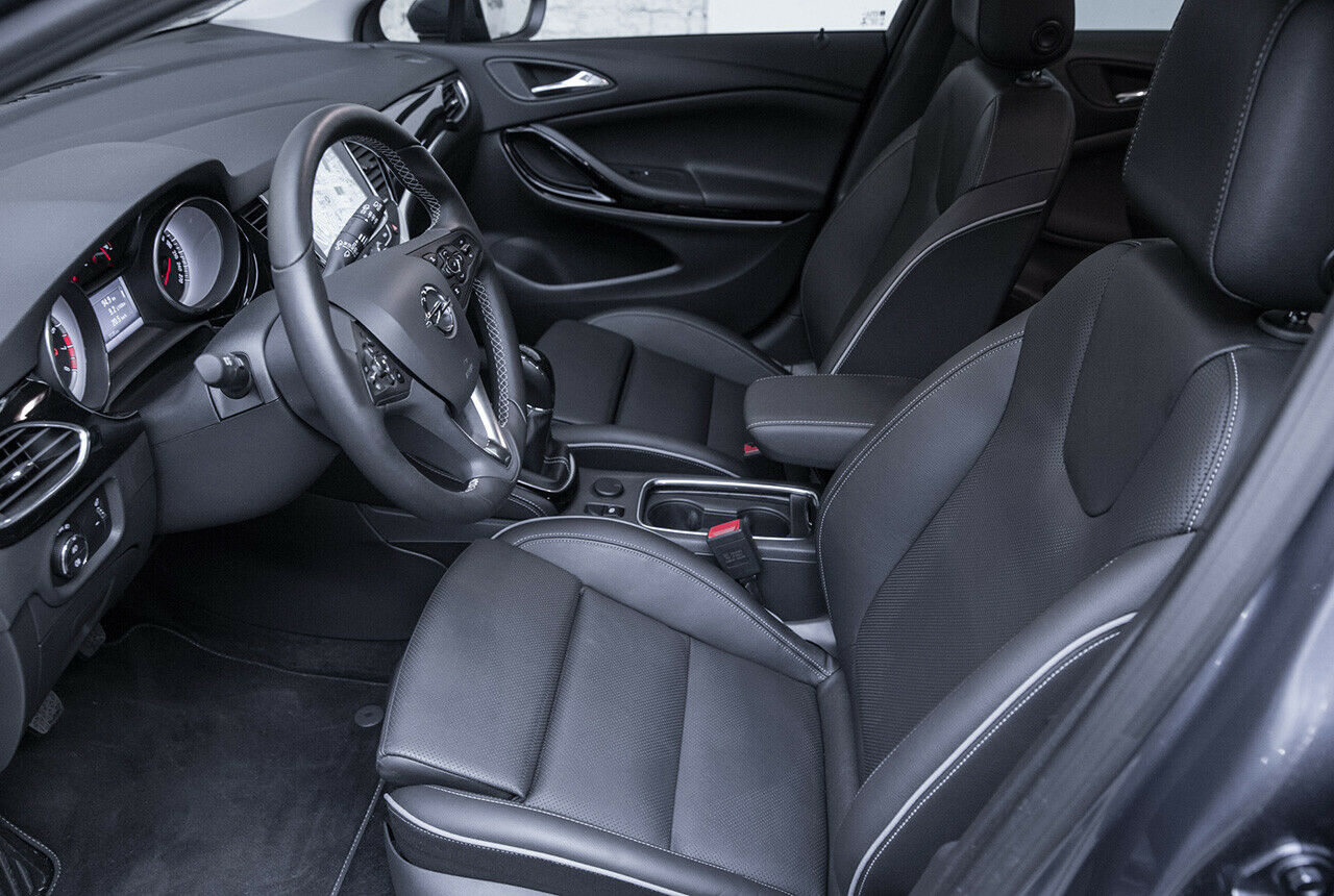 Alle Testwagen waren mit Ergonomiesitzen ausgestattet. Bei Lederstühlen empfiehlt sich die Sitzlüftung