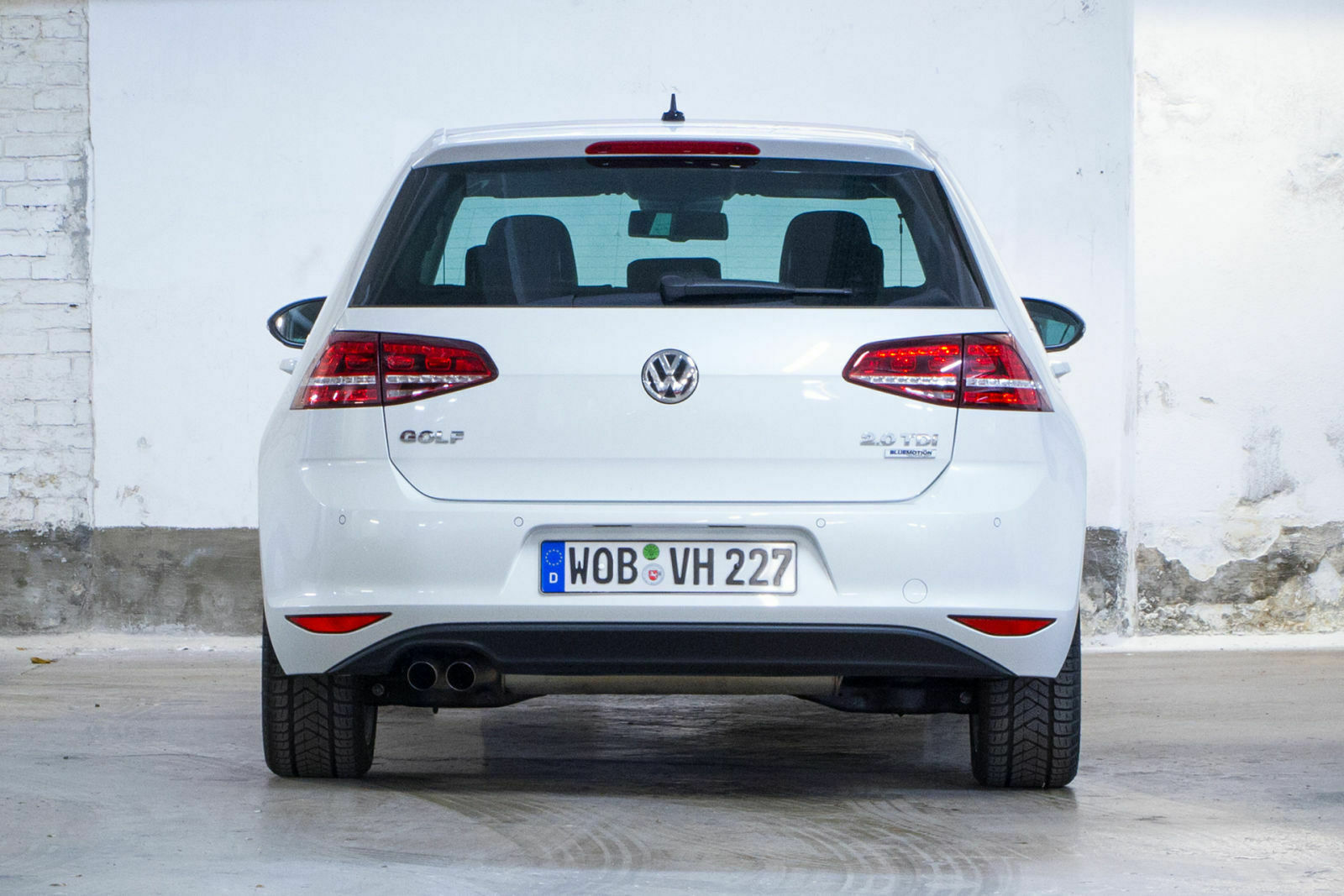 Sehr gut: Die Rückfahrkamera steckt hinter dem VW-Zeichen und wird nicht schmutzig