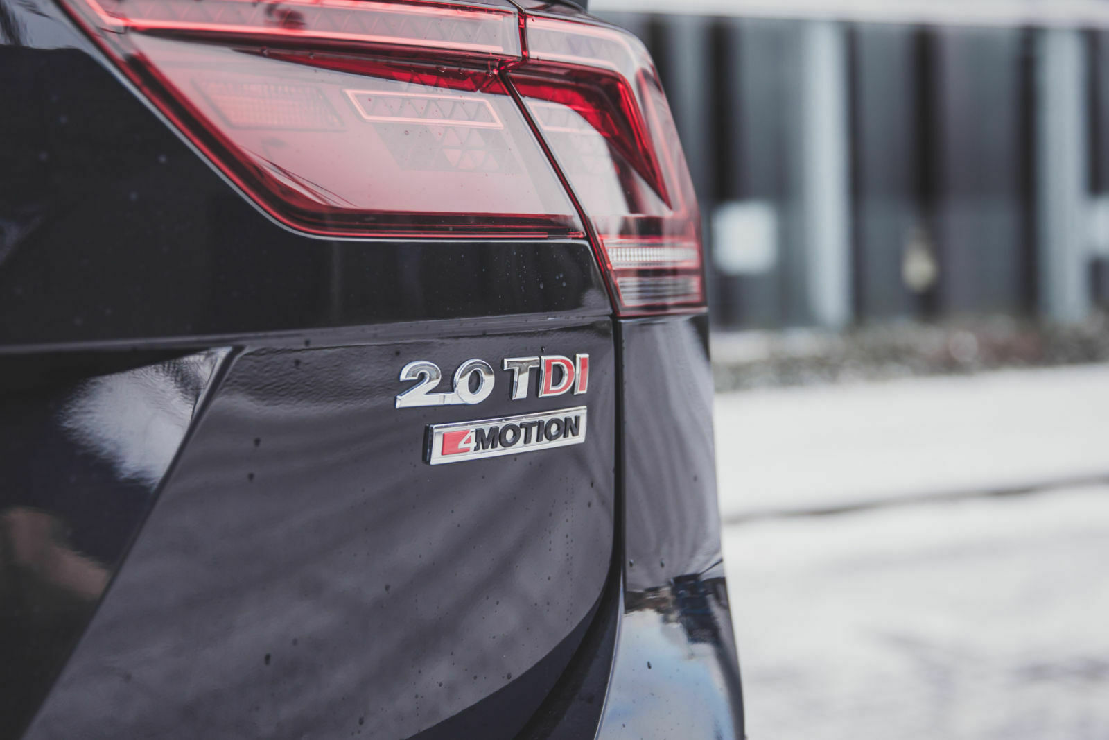 Die Diesel-Variante mit 190 PS bekommt zwei rote Buchstaben am Typenschild