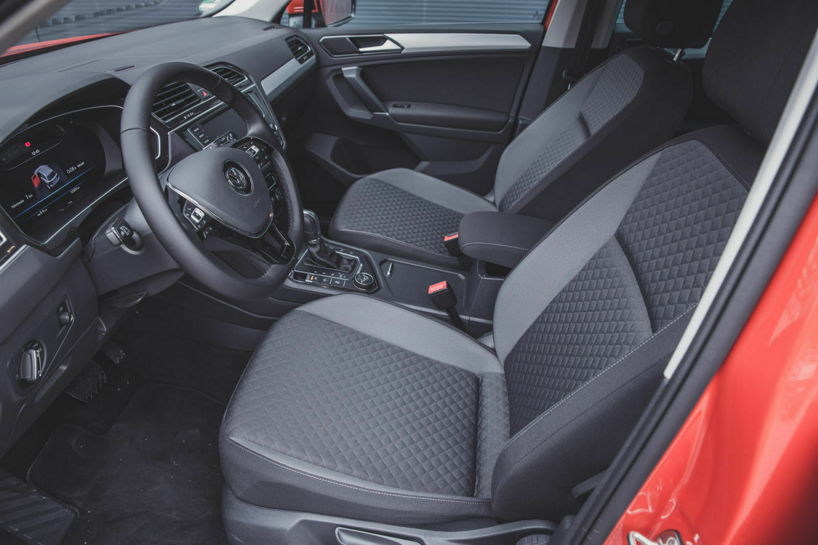 VW nennt das Design der Sitzbezüge etwas lieblos "Rhombus"