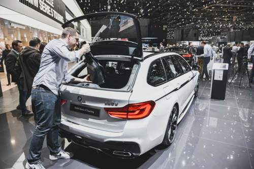 Praktisch: Bei BMW lässt sich die Heckscheibe einzeln öffnen