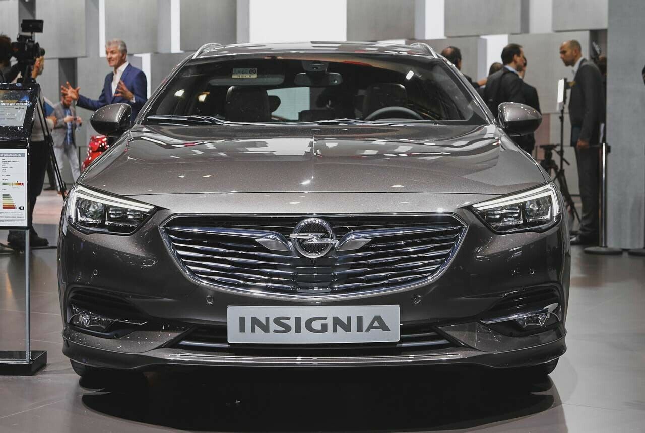 Ein neues Gesicht für den großen Opel: Der Insignia startet in die zweite Generation