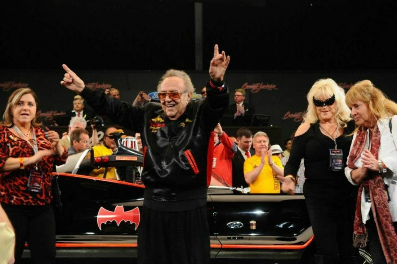 Über vier Millionen Dollar reicher: George Barris nach der Auktion des Batmobils.