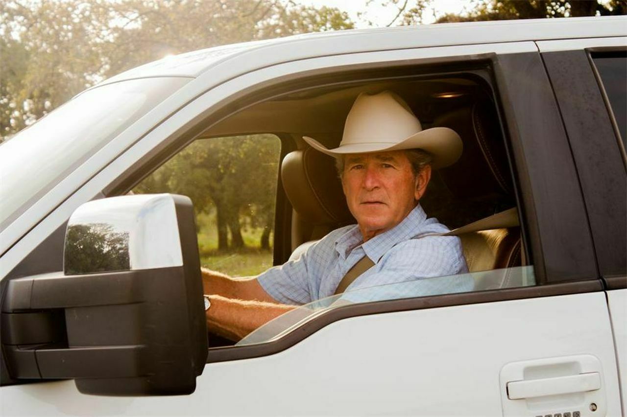 Howdy, former Mr. President: George Bush am Steuer seines Ford F-150.