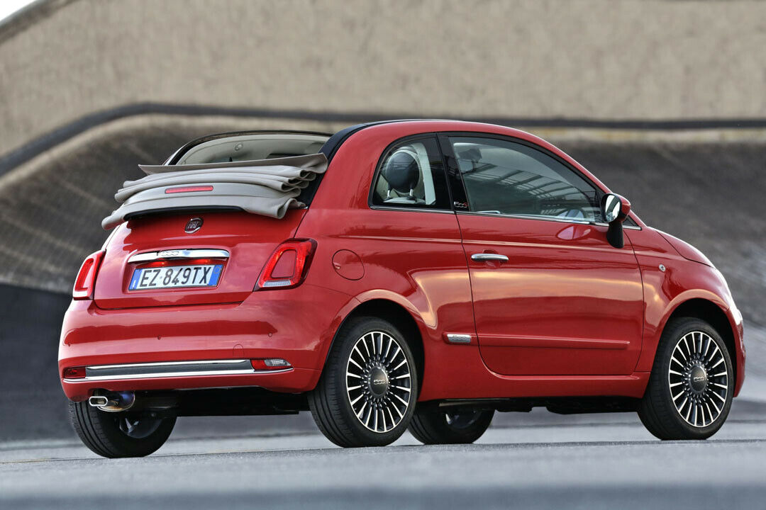 Natürlich gibt es den Fiat 500 auch nach dem Facelift als Cabrio