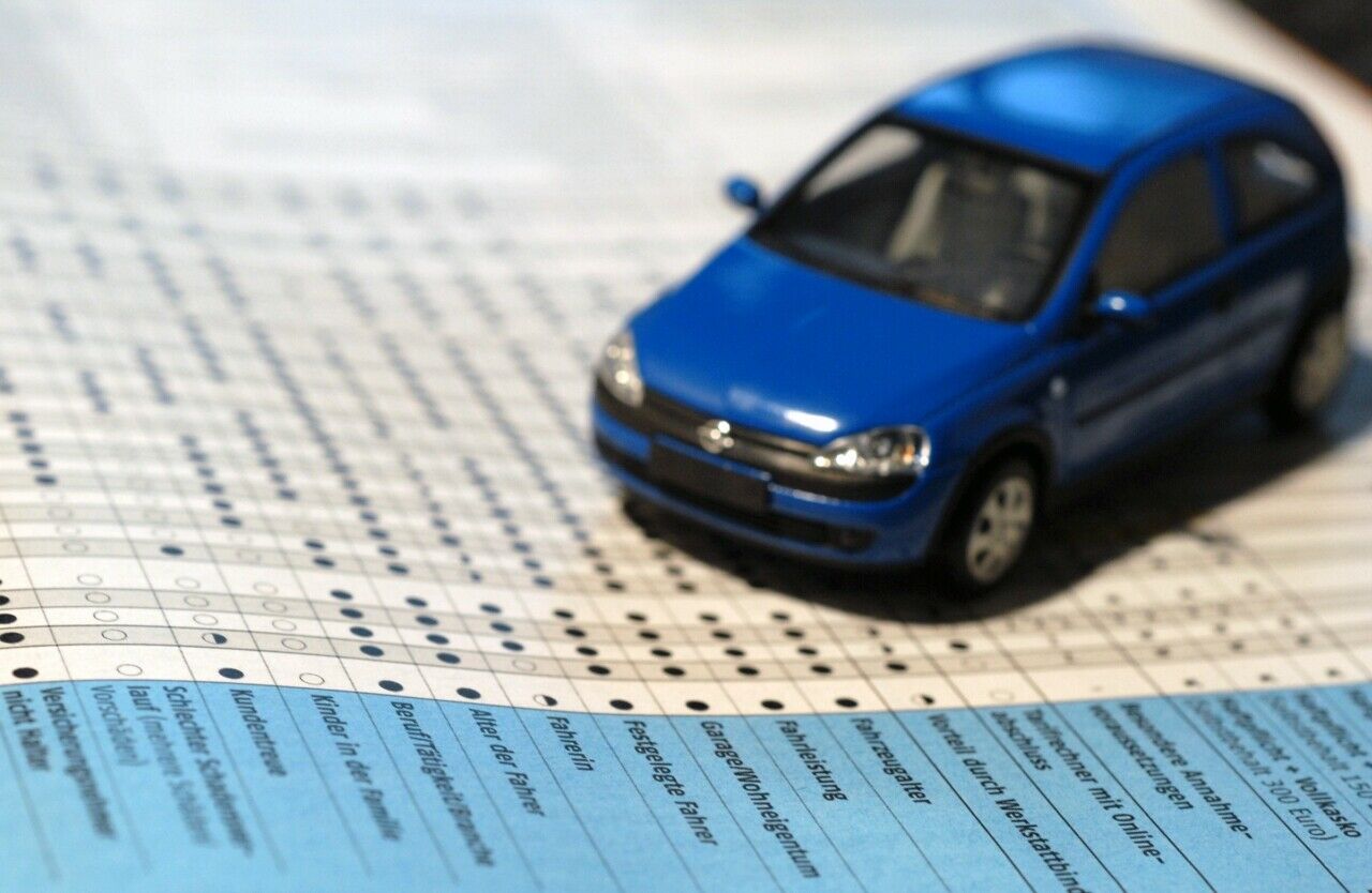 Im Jahresvergleich steigen die Beiträge zur Kfz-Haftpflichtversicherung