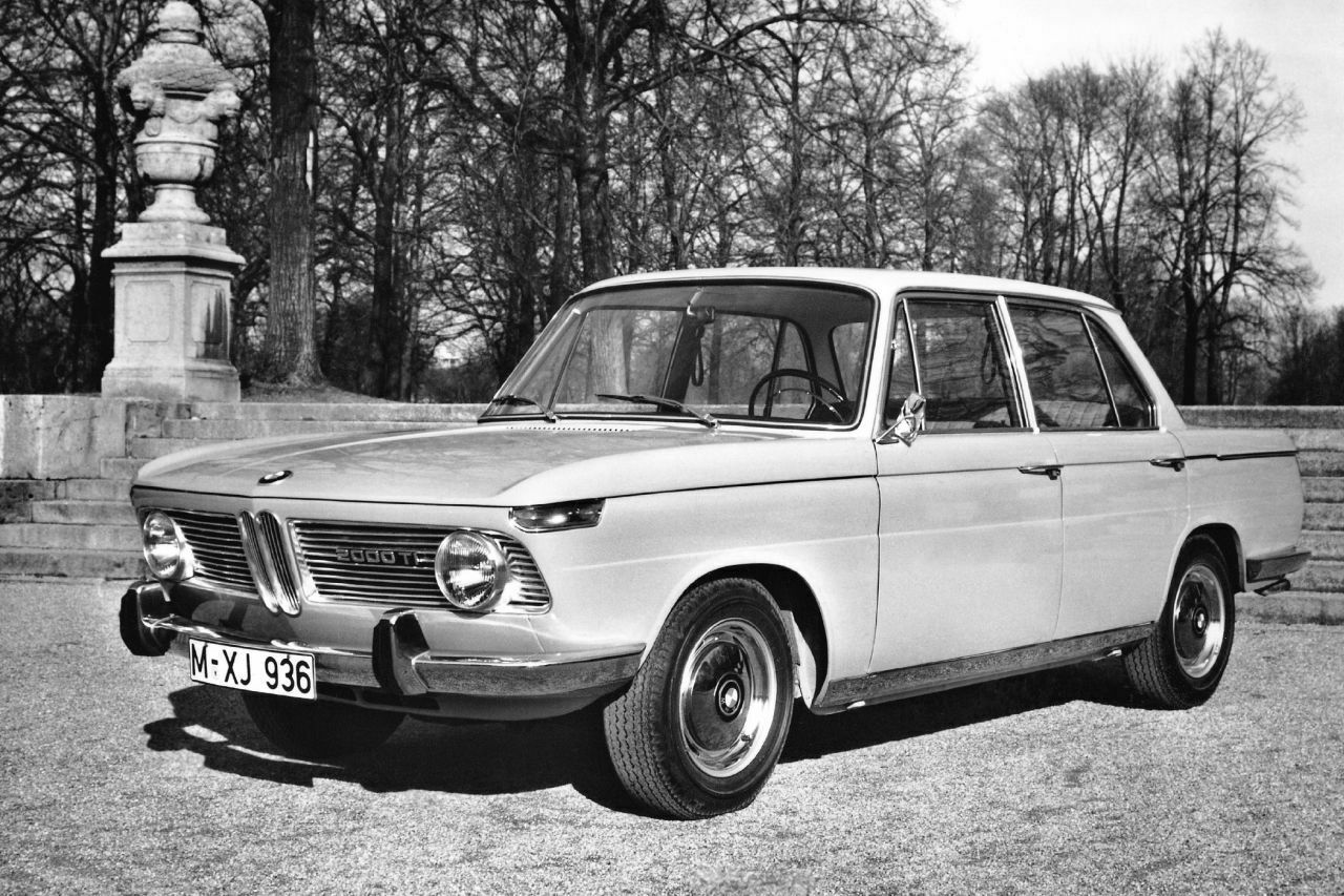 BMW 2000 (E121)