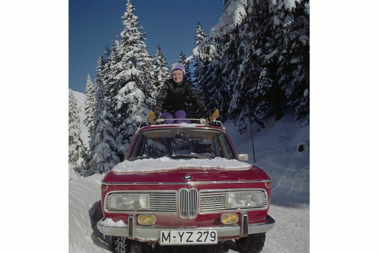 2000 im Wintereinsatz - mit Spikereifen