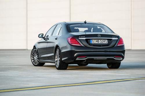 Die S-Klasse siegt gleich zwei Mal. Als S350 Bluetec beim absoluten Wert