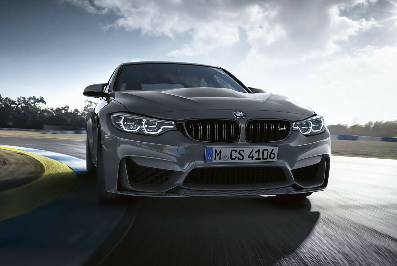 Den Frontsplitter fertigt die M GmbH aus Carbon, genau wie Motorhaube, Dach und Heckdiffusor
