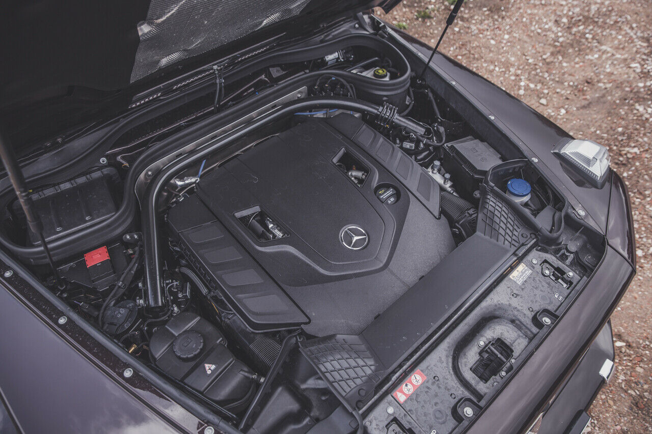 Der 4,0-Liter-V8 im Mercedes G 500 leistet 422 PS und drückt 610 Nm Drehmoment in die Neungang-Automatik