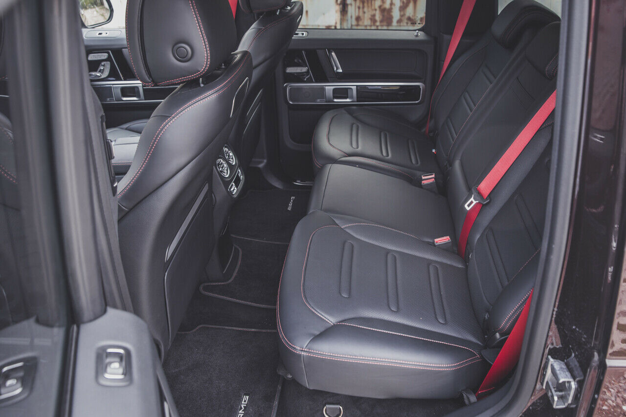 Mehr Platz gab es noch nie auf der Rückbank des Mercedes G 500. Üppig ist das Angebot trotzdem nicht