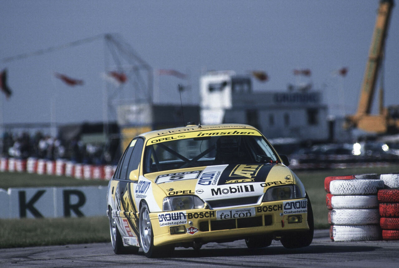Opel Omega in der DTM, mit Fahrer Markus Oestreich 1990
