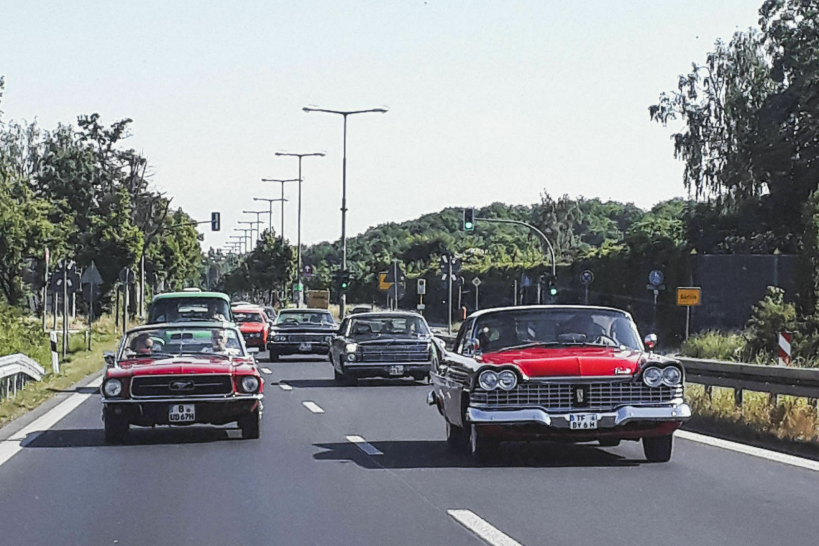 Oldtimerfans und soziales Engagement schließen sich nicht aus. Das beweist die US-Car-Gemeinschaft "Mopars & Coffee"