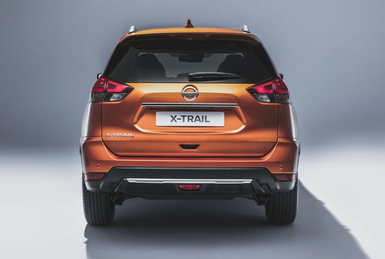 Modellpflege beim X-Trail: Am Heck änderte Nissan den Stoßfänger und die Rückleuchten