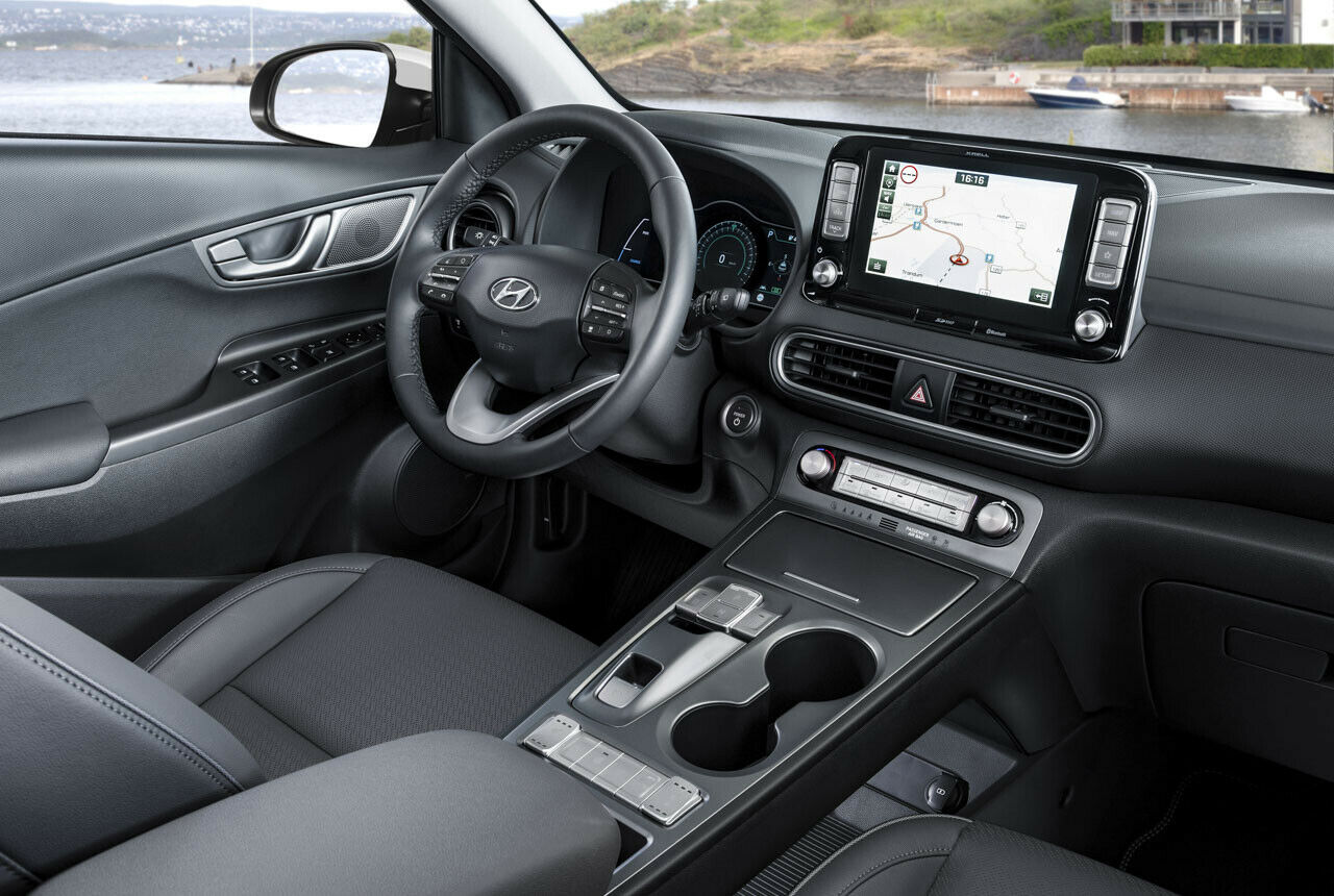 Cockpit: Zum konventionellen Hyundai Kona gibt es nur wenige Unterschiede
