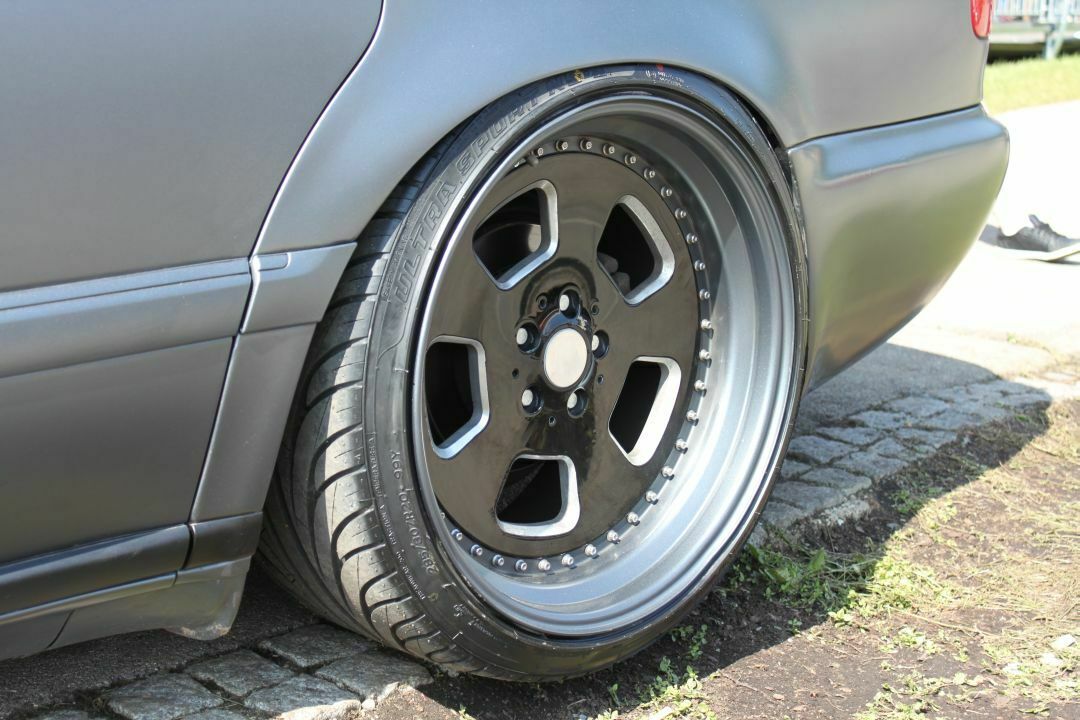 Große Räder am Audi A8