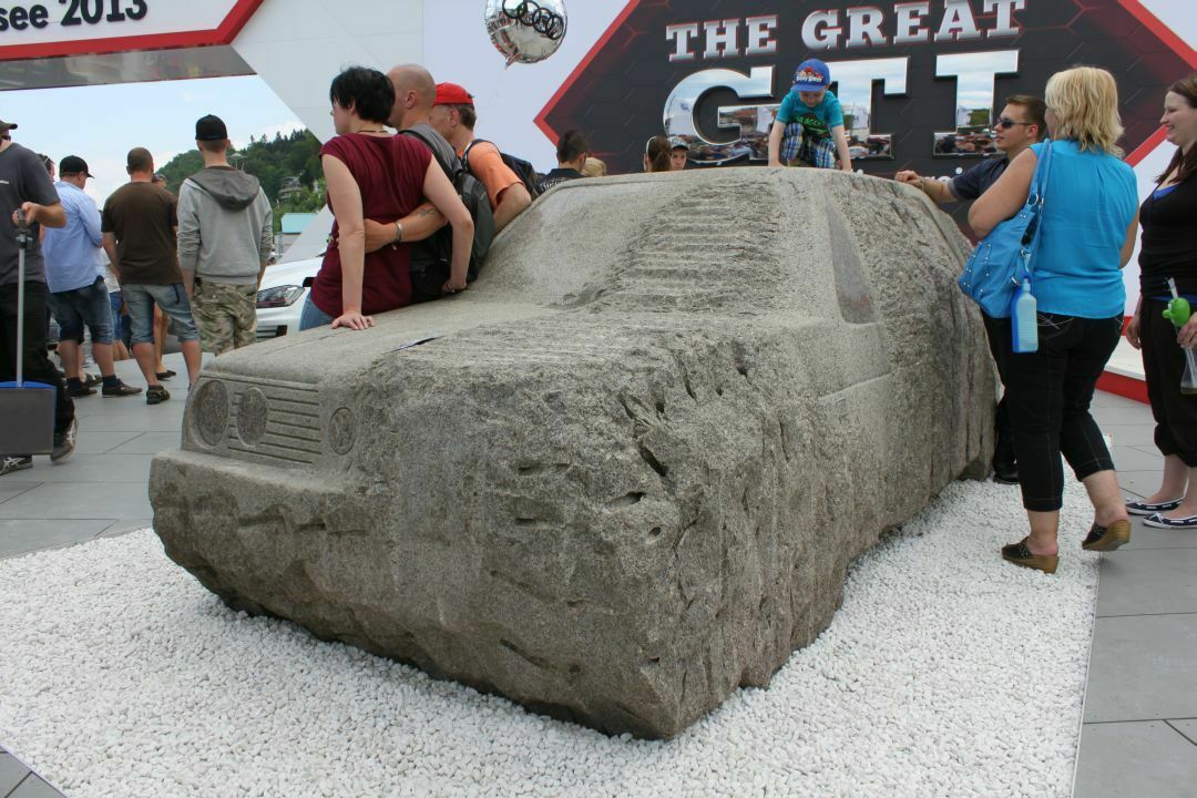 Das Wahrzeichen: Der Granit-GTI in Reifnitz am Wörthersee