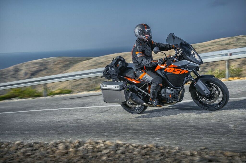 Ungedrosselt schöpft die KTM 1050 Adventure aus 1.050 Kubikzentimetern Hubraum 95 PS