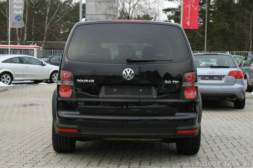 Cross-hinten