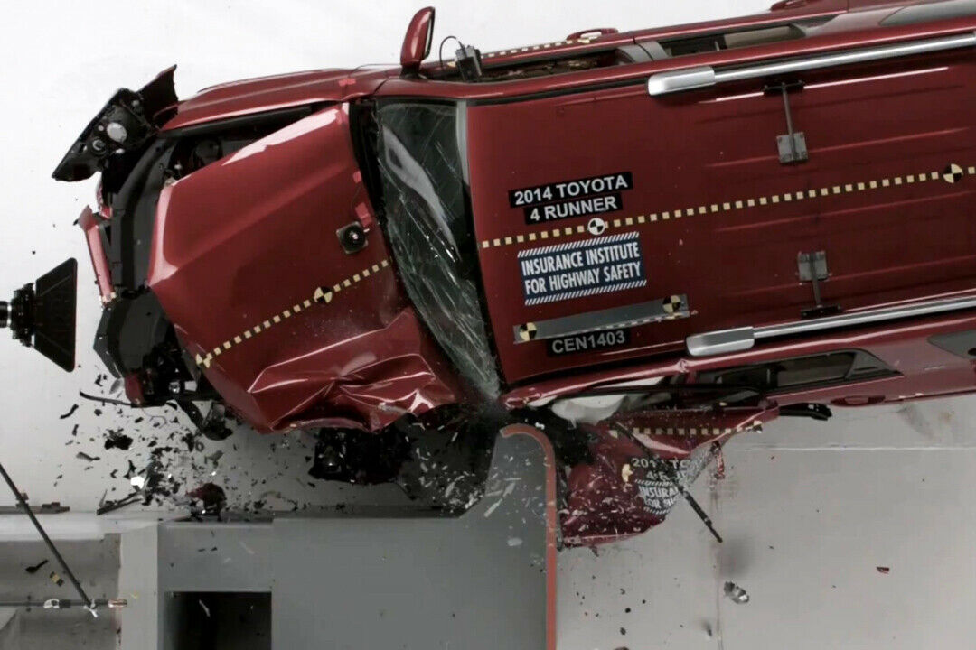 SUV scheinen sicher, doch bei manchen Unfallszenarien ist das hohe Gewicht von Nachteil