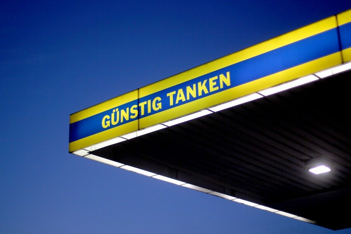 Tanken war im April teurer als im bisherigen Jahr 2015