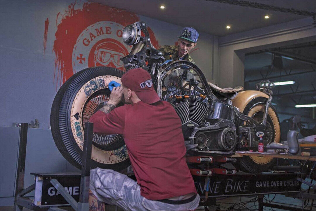 Tätowiertes Motorrad: Game Over Cycles "The Recidivist"