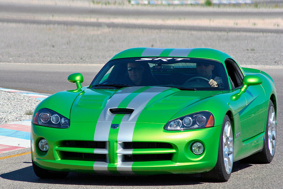 Die zweite Genration wurde als SRT Viper von 2003 bis 2010 verkauft