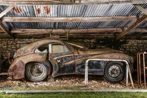 Der verunfallte Talbot-Lago ist ebenfalls bekannt