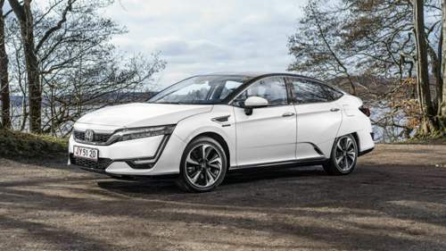 Futuristische Limousine: Honda Clarity Fuel Cell mit Wasserstoffantrieb
