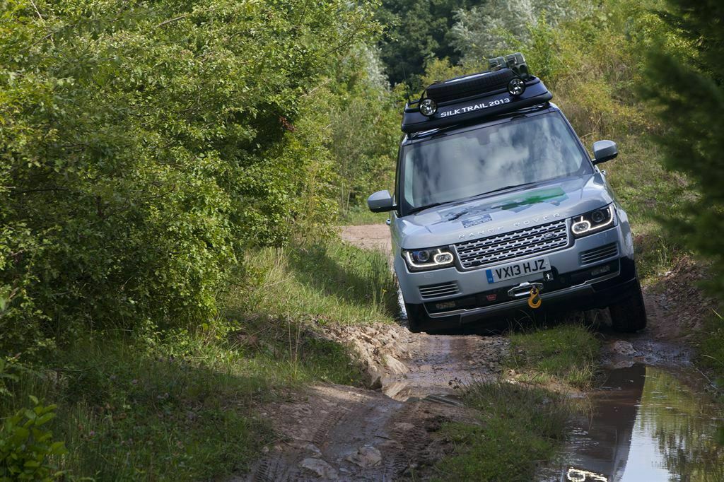 Erste Fahrt im ersten Hybrid von Land Rover