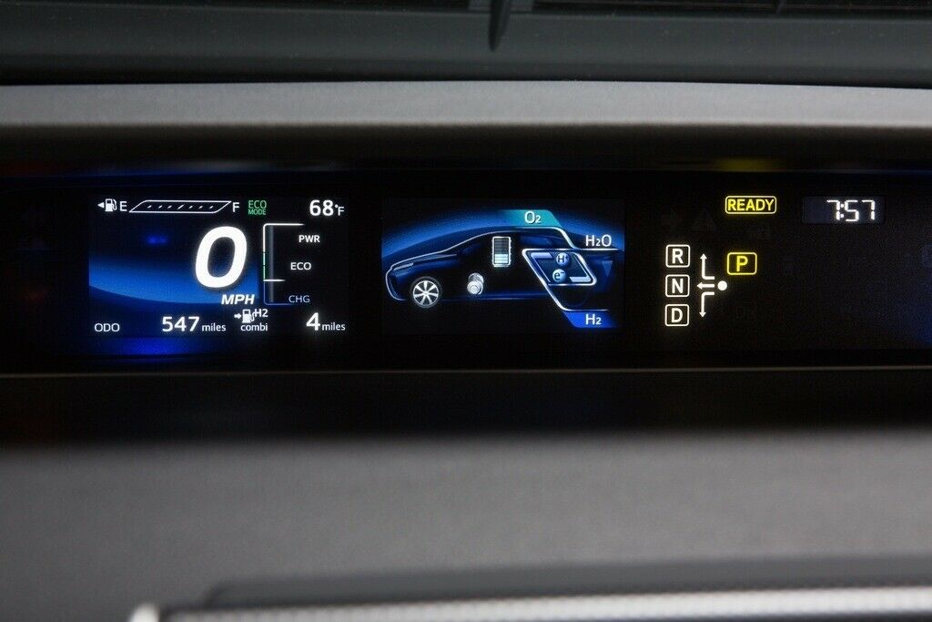 Toyota Mirai - Cockpit-Detail