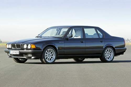 Wird 2017 offiziell zum automobilen Kulturgut: Der erste BMW 7er mit Zwölfzylinder