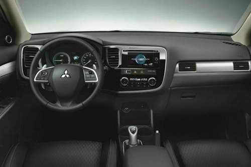 Mitsubishi Outlander PHEV: Cockpit
