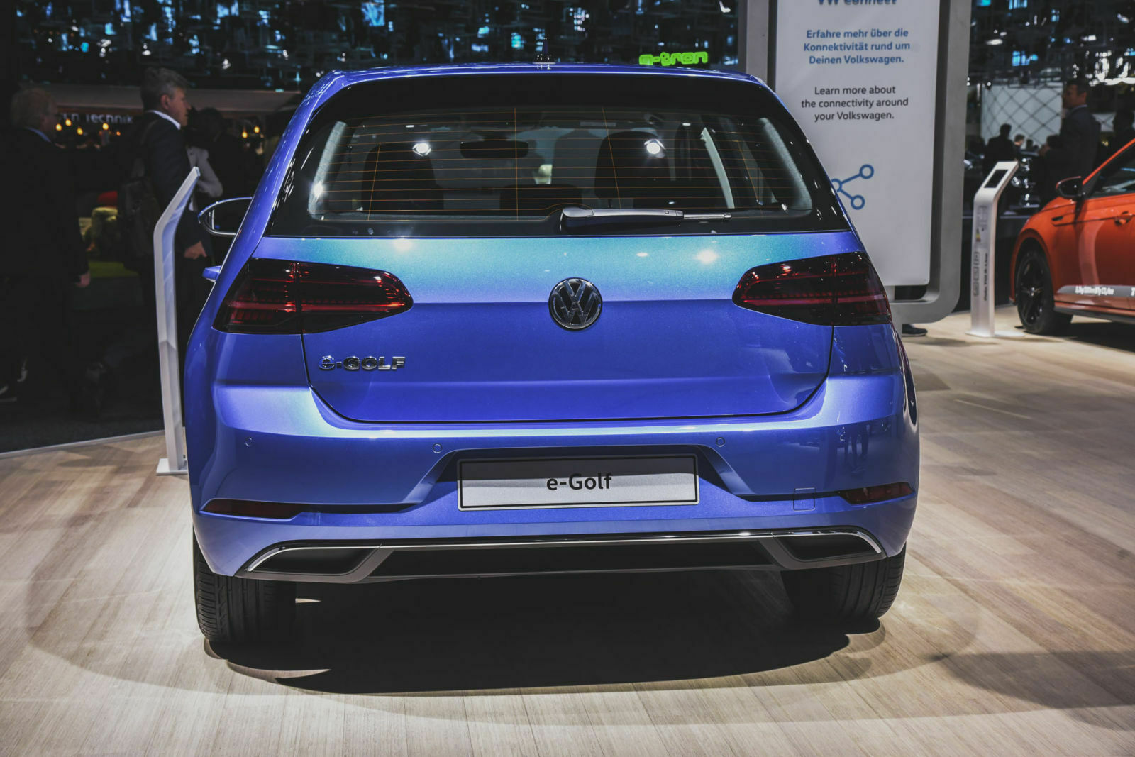 Der VW E-Golf ist ein umgerüsteter, konventioneller Golf. Künftig will VW auf einer eigenen Elektro-Plattform entwickelte Autos parallel anbieten