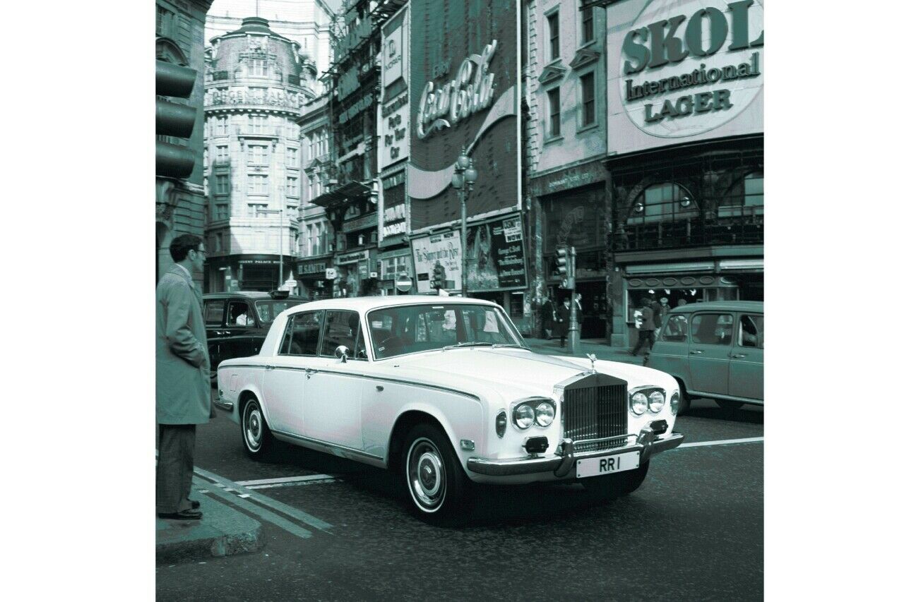 Rolls-Royce versuchte mit dem 1965 lancierten Silver Shadow, an den Mercedes 600 verlorenen Boden zurückzugewinnen