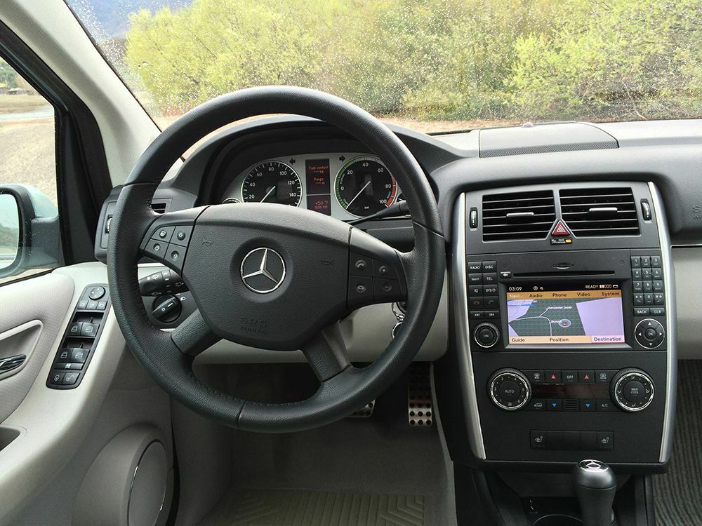 Optisch etwas angestaubt: Innenraum der ersten Generation der B-Klasse. Farb- oder Ausstattungswünsche konnte Mercedes beim F-Cell nicht berücksichtigen