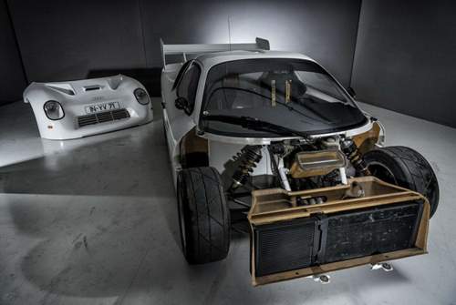 Schon so ist zu erahnen, dass die Crashsicherheit bei dem Rallye-Prototypen nicht auf höchstem Standard zu sein scheint