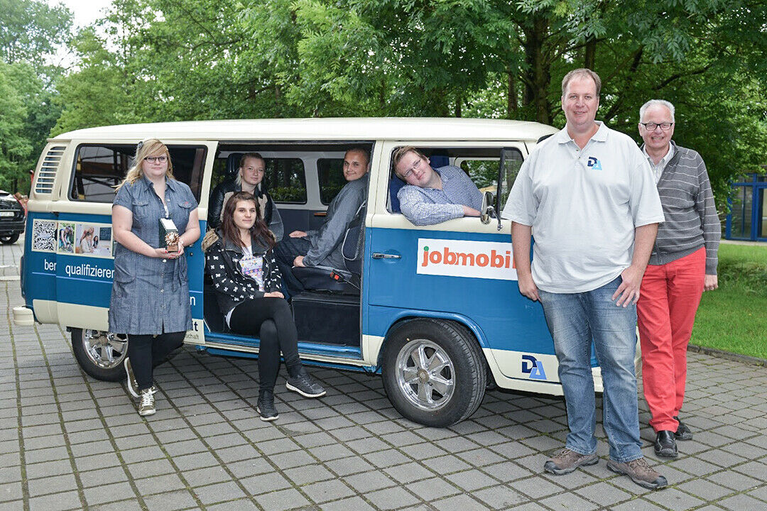 Sechs Mitglieder des Teams bekamen noch vor der Fertigstellung Jobangebote