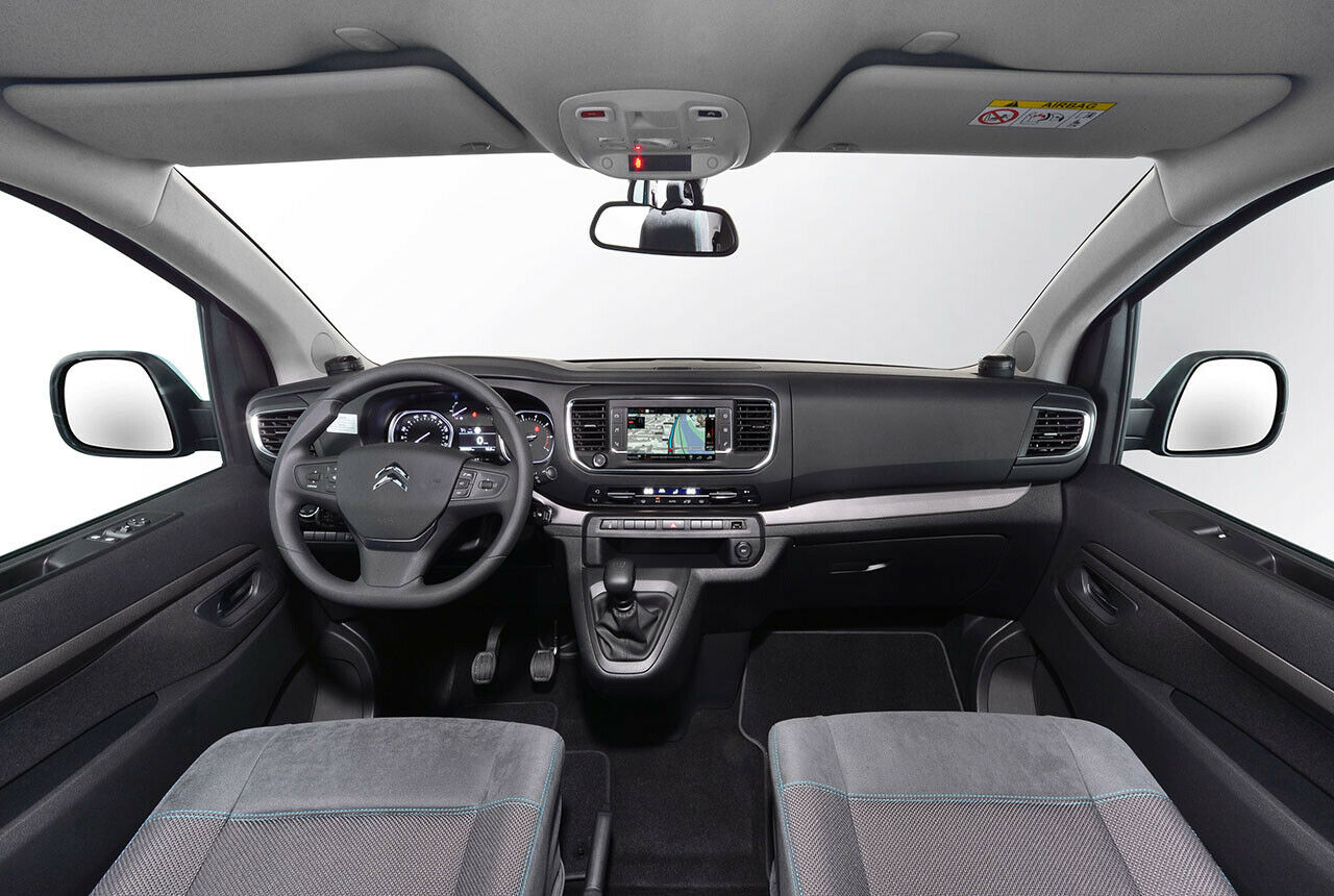 Das Cockpit kennen wir aus dem Franzosen - dahinter sieht es allerdings anders aus als sonst