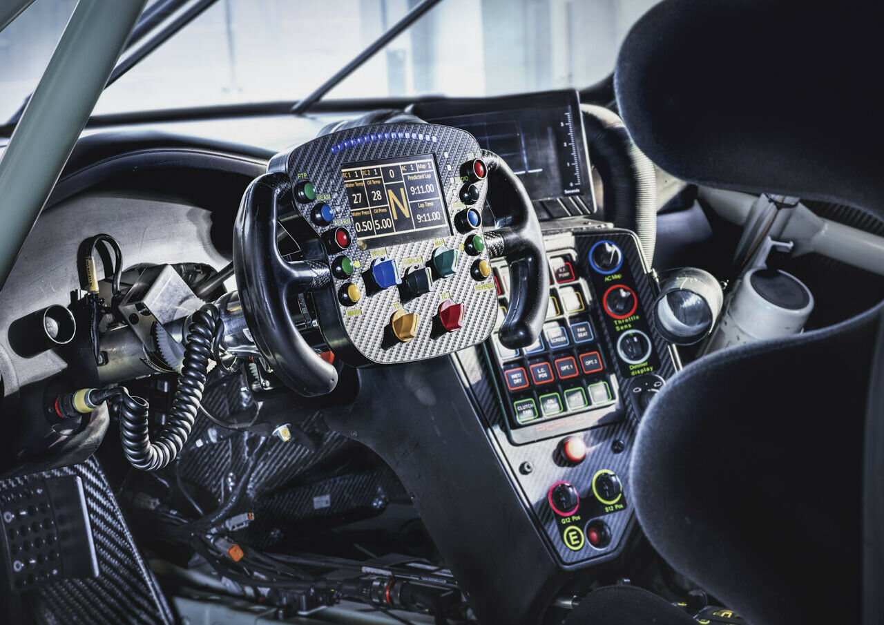 Blick ins Cockpit: Viel hat der Porsche 911 RSR nicht mit einem normalen 911 gemein