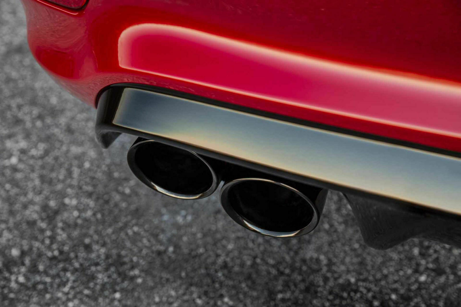 Vier Endrohre am Grand Cherokee Trackhawk
