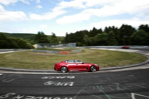Die Sport-Plus-Abstimmung soll sich von Sport vor allem durch die Balance des Allradantriebs und die Abstimmung der Regelsysteme unterscheiden