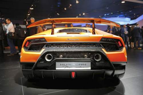 Lamborghini Huracán Performante: Auslassventile aus Titan, entdrosselter Ansaug- und Abgastrakt